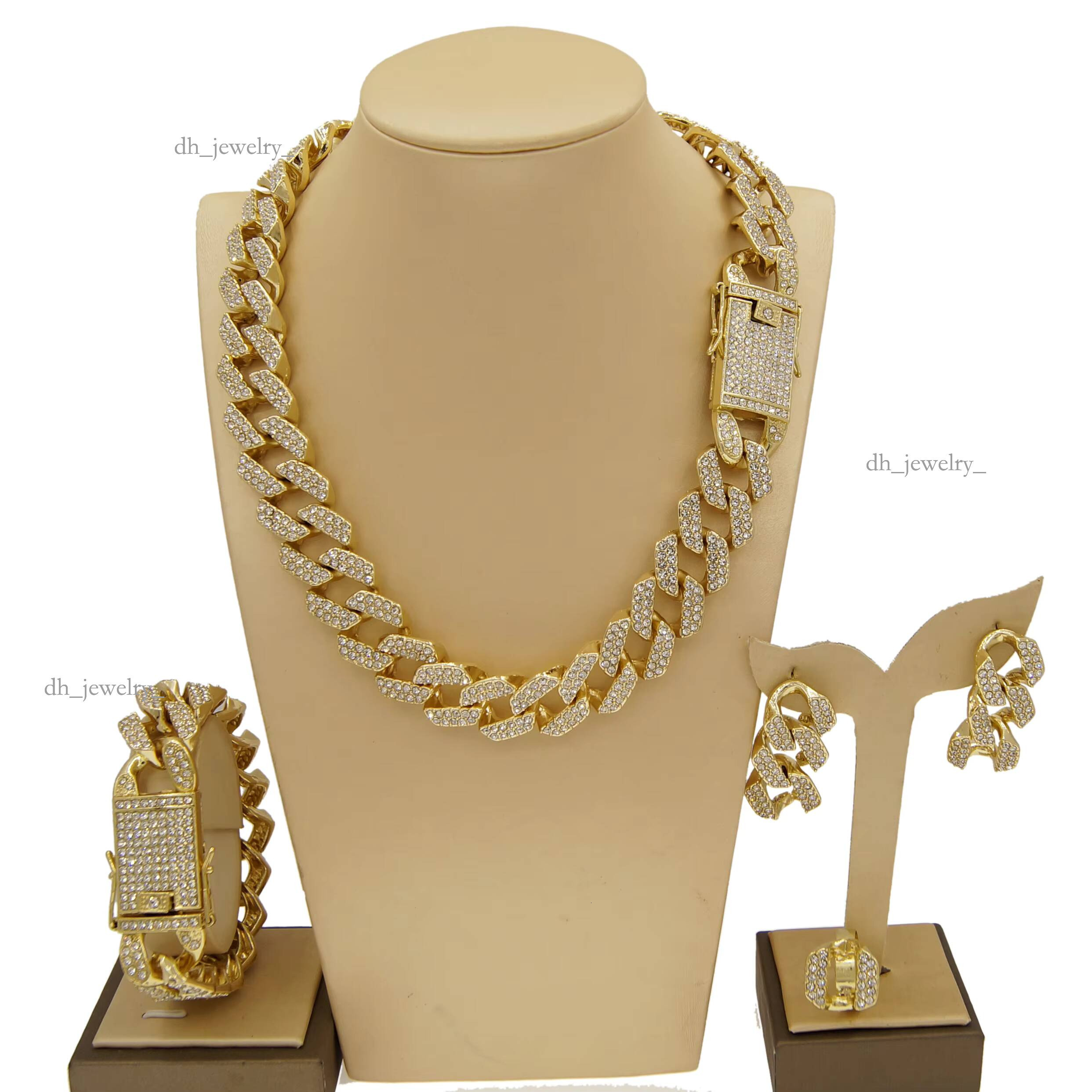Zhuerrui Gold Dubai Engagement African Luxurious Jewelry Italian Pretty Jewellery Cuban Chain Hip Hop for Men and Women 20MM