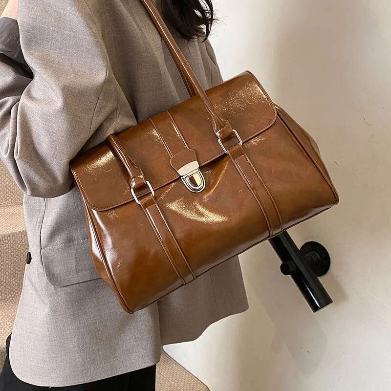 Tote 2025 Winter New Retro Fashion Large Capacity Shoulder Senior Sense Women's Bag