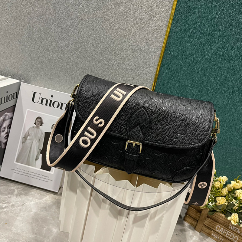 designer diane luxury womens Handheld single shoulder crossbody bag Full printing embossing cow leather fashion shoulder bag Baguette bag wallet Multi color