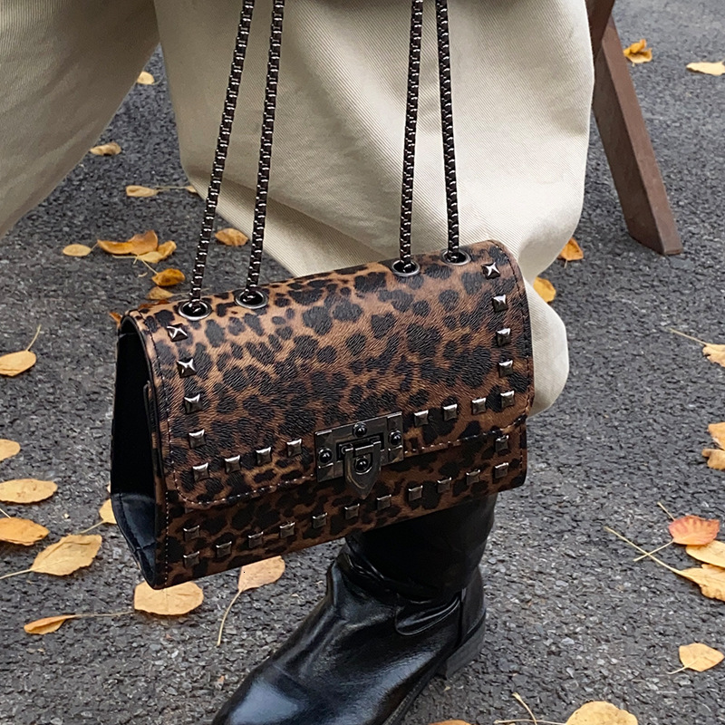 Advanced leopard print 2024 new trendy fashion single shoulder chain with niche design crossbody bag for women