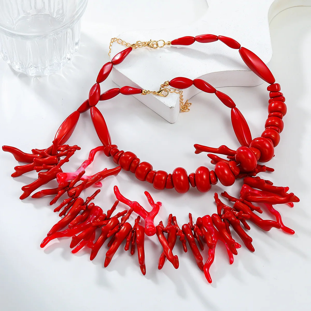 HUANZHI 2pcsset Bohemian Style Exaggerated Red Resin Coral Necklace for Women Girls Irregular Trend Summer Party Jewelry Gifts 250517