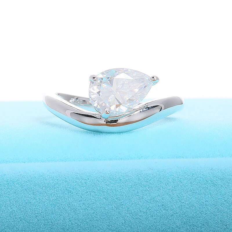 S925 silver womens moissanite ring 7*10mm2 carat teardrop-shaped female ring niche simple pinky ring 2024 holiday gift