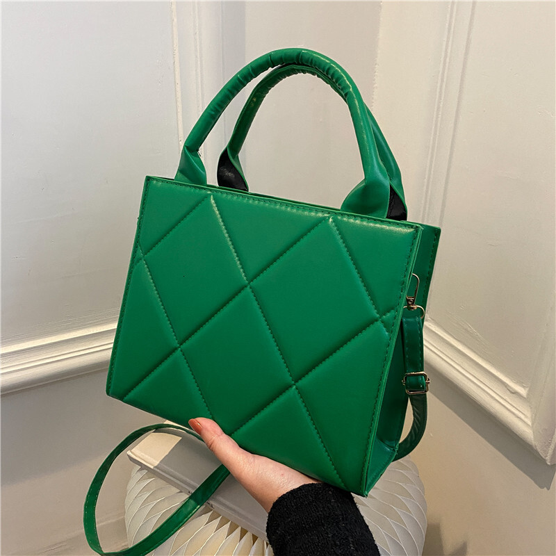 Western style solid for women's 2021 new winter diamond grid candy color portable one shoulder crossbody bag, simple small square bag