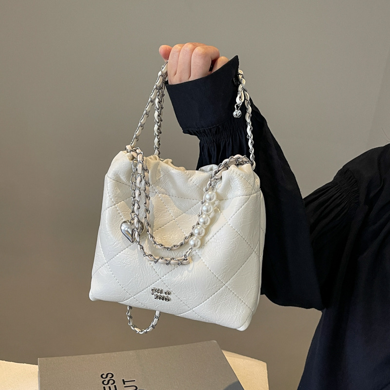 Summer Minimalist Glossy Shoulder Bag, Free Shipping, Designer Women's Bag, Fashionable And Casual, High-quality Drawstring Pleated Crossbody Bag
