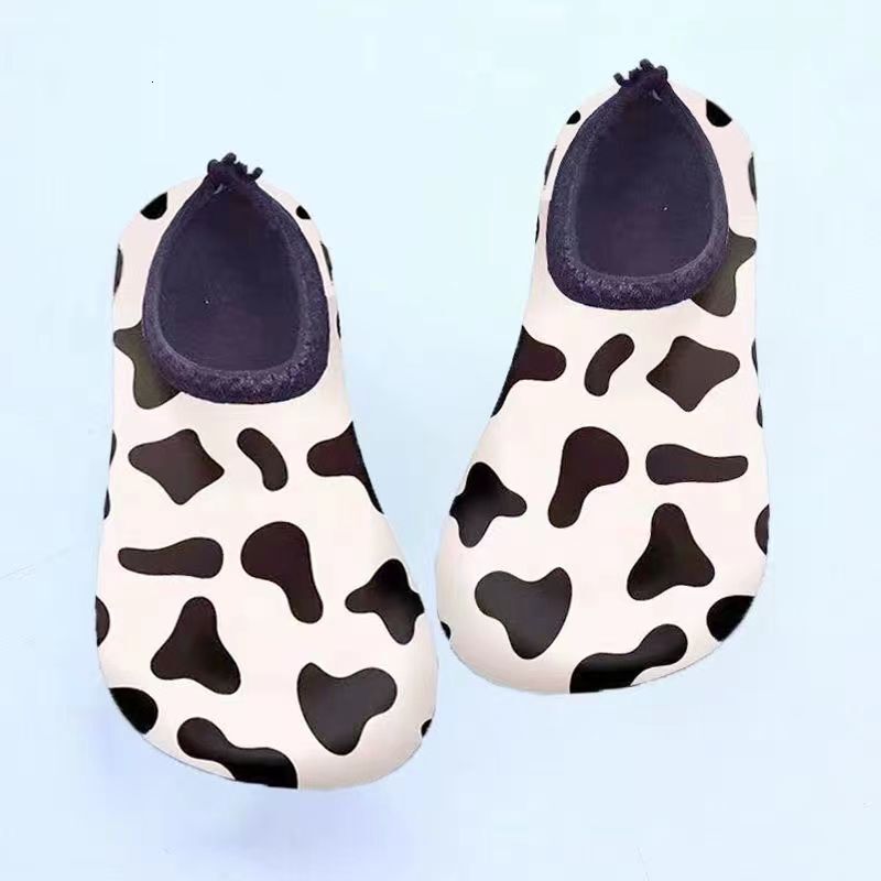 Children's parent-child travel, beach diving, printed snorkeling, water wading, river swimming, special shoes with anti slip properties