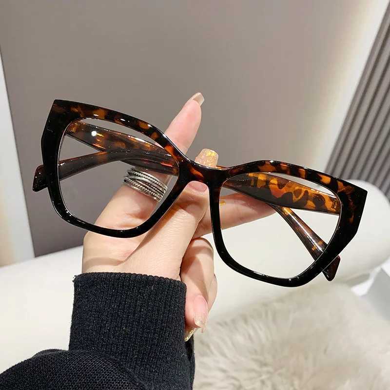 Luxury Brand Designer Women Fashion Cat Eye Anti Blue Light Glasses Double Color Large Frame Ladys Prescription Eyewear FramesXJ250516