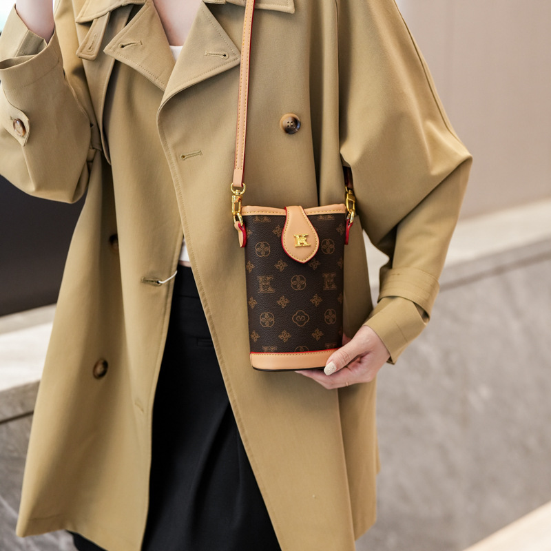 Free Shipping 2025 New Designer-Designed Instagrammable Bucket Bag - Artistic Floral Print Crossbody Purse, Versatile Shoulder Bag