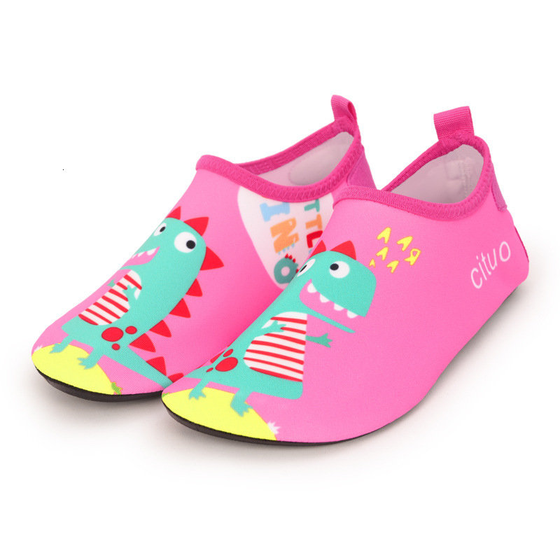 Children's swimming and diving shoe designer fashionable daily commuting trend floating beach socks stream tracking skincare shoes
