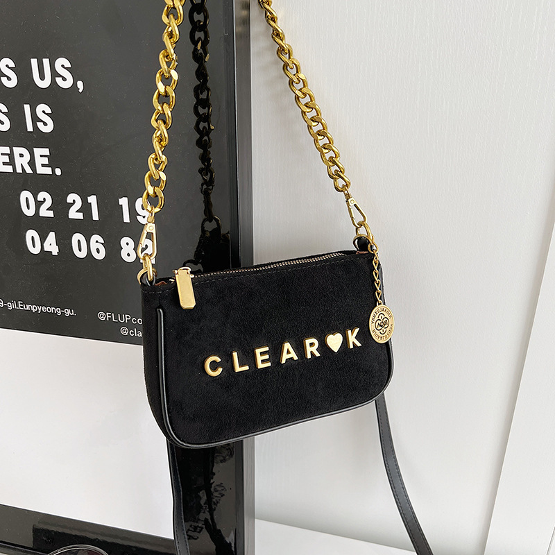 This year's popular for women 2023 new texture chain crossbody fashion autumn and winter single shoulder underarm small square bag
