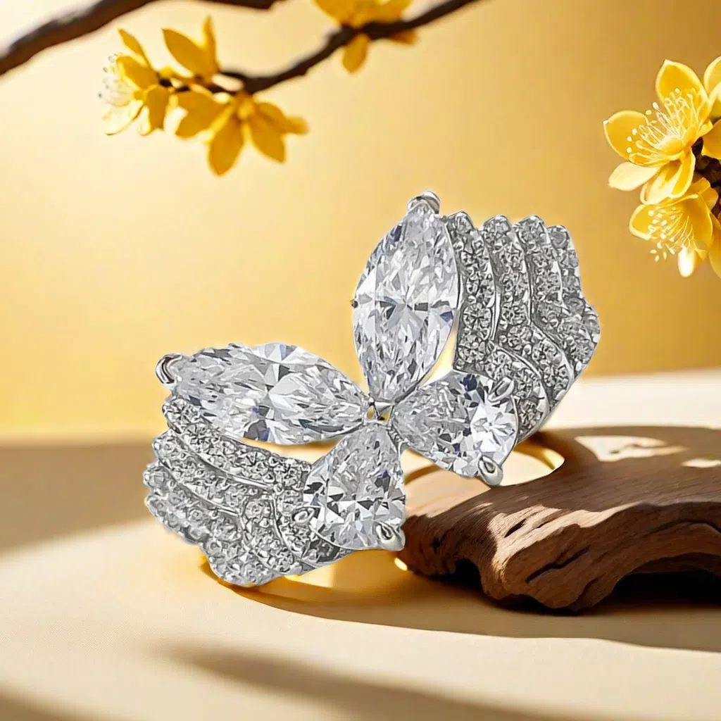 S925 sterling silver butterfly flying Beautiful ring bestseller in Europe and America unique fashionable beautiful and elegant animal jewelry ring