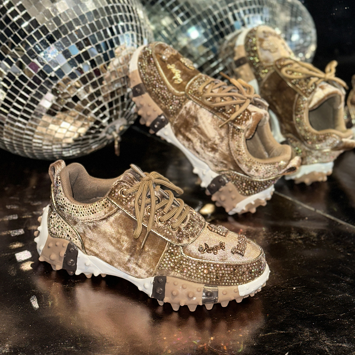 Women's Designer Luxury Water Diamond Thick Bottom Women's Sports Shoes Casual Vulcanized Shoes Luxury Flat Casual Shoes Metal Decorative Wa