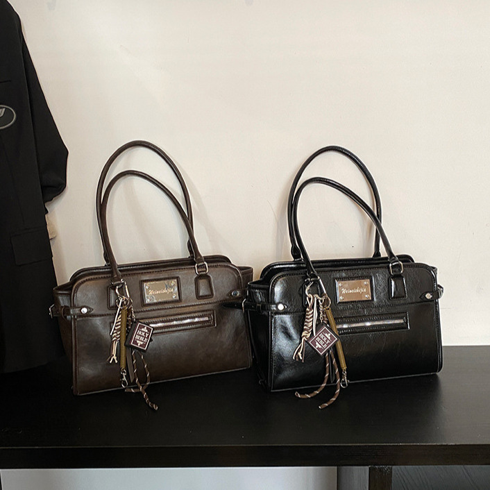 Business Women's Shoulder Bag Free Shipping Designer Bag New High-quality Fashion Handbag Large Capacity Work Travel Commuting Crossbody Bag Brie