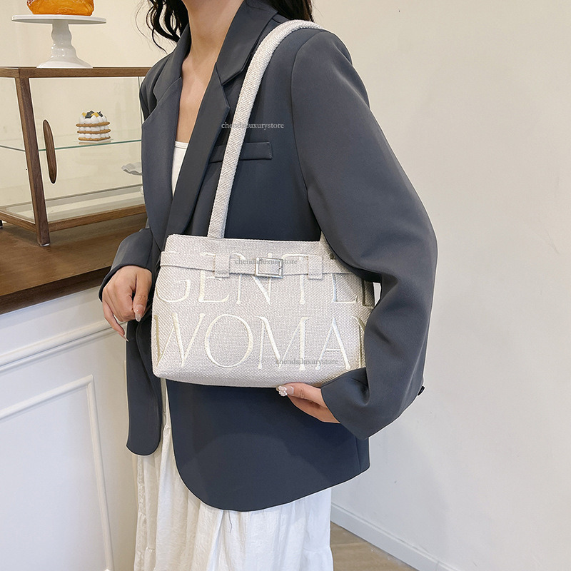 Free Delivery Designer Bag Women's Messenger Bag Thailand Fashion Letter Embroidery Cotton Linen Shoulder Bag New Versatile Student Casual Handba