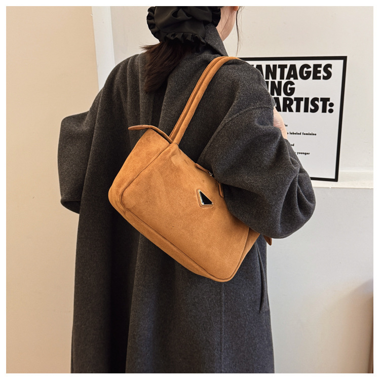 2025 Free Shipping Designer Bag Women's Simple Frosted Handheld Shoulder Bag Fashionable High-quality Sequin Commuting Handbag Medium Shopping Ba