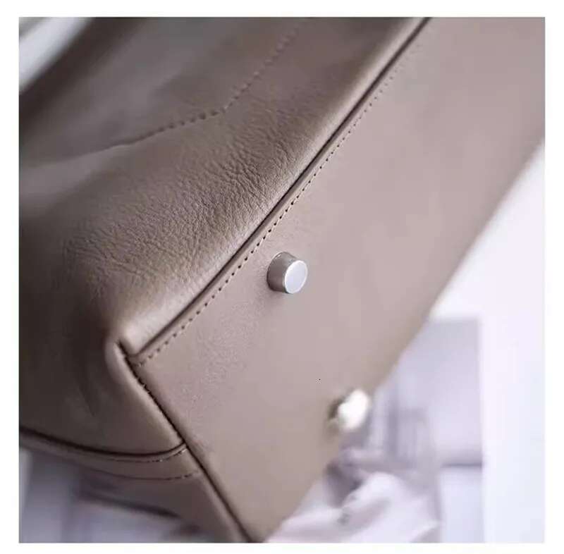 Fashion Vintage Designer Handmade Genuine Women's Shoulder Bag Outdoor Daily Travel Simple Cow Leather Underarm Bag.