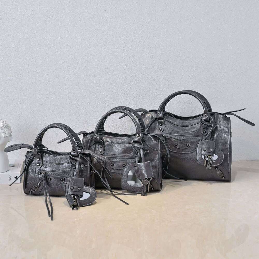 New oil leather fabric high end classic Le City motorcycle bag medium sized hand held crossbody