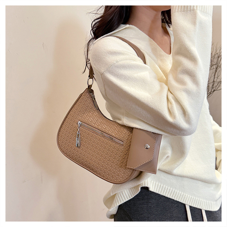 2025 Free Shipping Women's Designer Bag Handbag Fashion Casual PU Woven Texture Three-dimensional Shoulder Crossbody Bag Pendant Bag College Stud