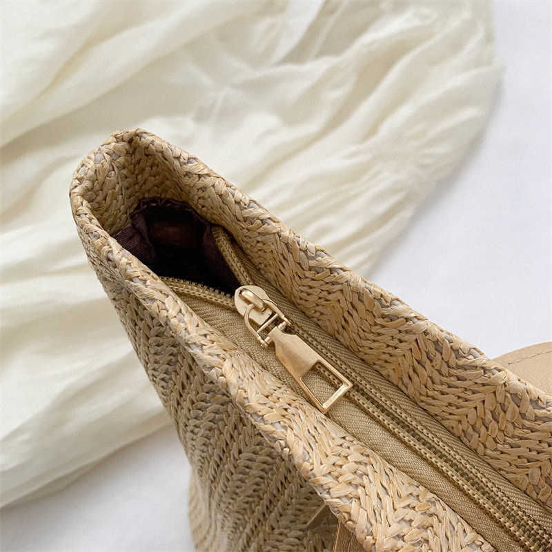 Summer Small Bag Women New Girl Grass Woven Bucket Bag Vacation Beach Bag Woven Handheld Bento Bag