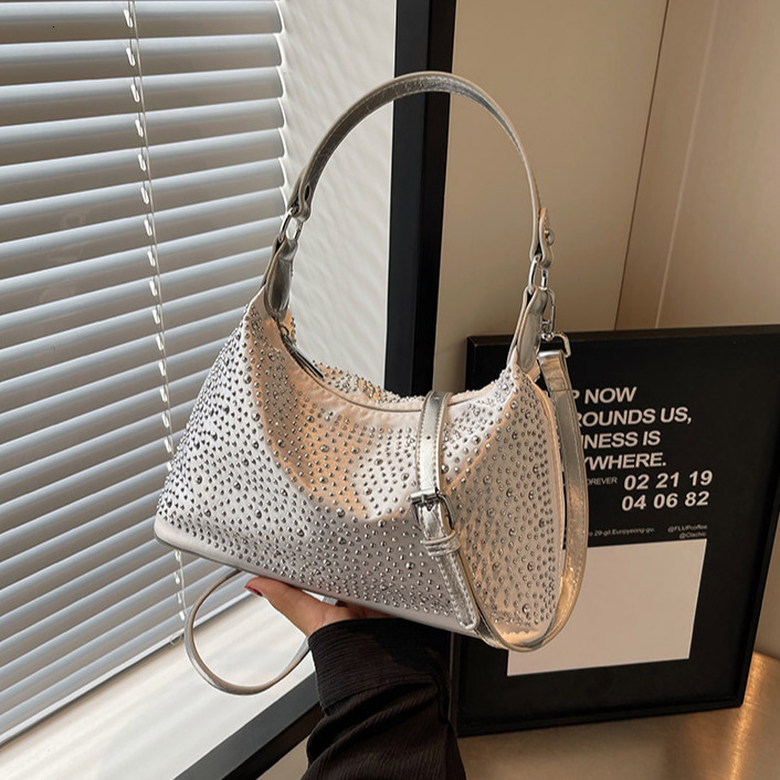 Free Freight Designer Bag Women's Shoulder Bag Internet Fashion Shiny Rhinestone Shoulder Underarm Bag New College Student Messenger Bag Mobile P