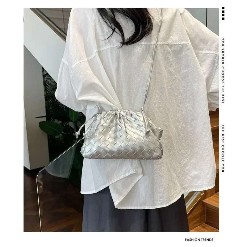 New Cloud Summer Versatile High-end Sense Niche Shoulder Messenger Temperament Woven Women's Bag Handbags