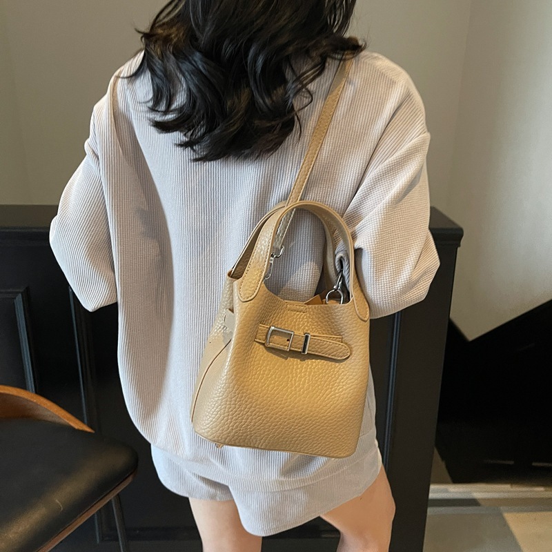 Free Shipping Designer Women's Bag Summer Fashion Bucket Shaped High-end Handbag Urban Minimalist Single Shoulder Crossbody Bag Small Shopping Ba
