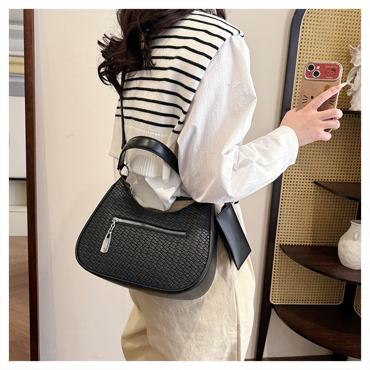 2025 Free Shipping Women's Designer Bag Handbag Fashion Casual PU Woven Texture Three-dimensional Shoulder Crossbody Bag Pendant Bag College Stud