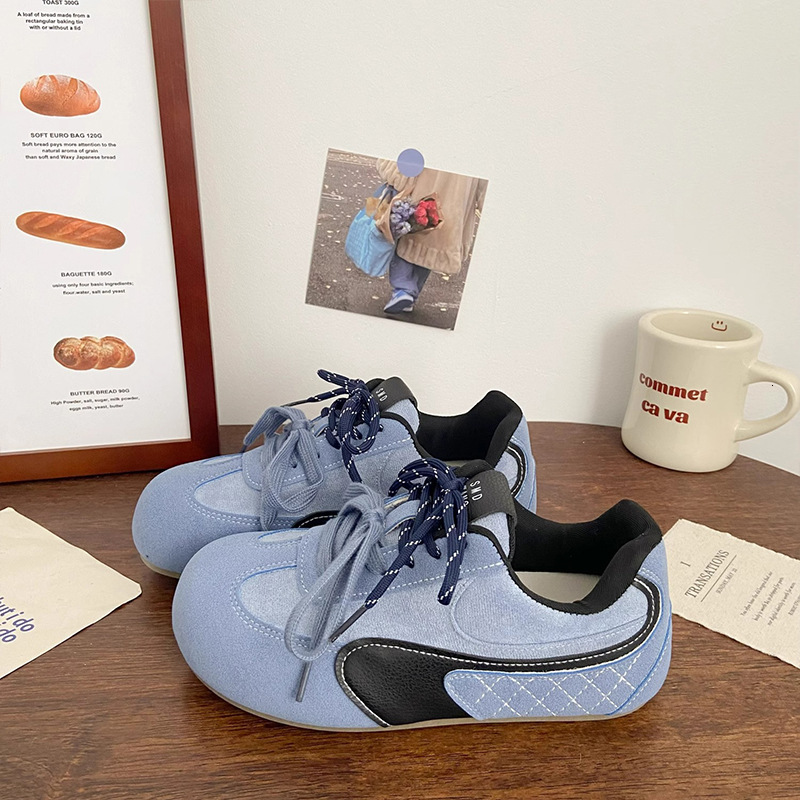 Pink training board shoes, fashionable and cute new style, unique and niche. Puff bread shoes, designer, fashionable women's white shoes