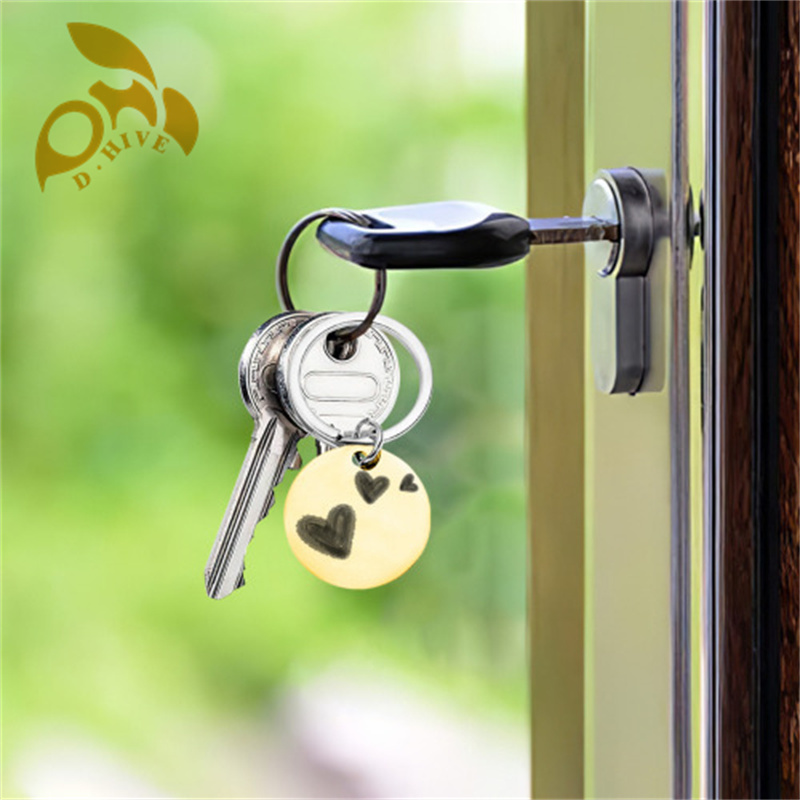 Stainless steel keychain (double-sided laser engraving) 3x3cm suitable for pet accessories.