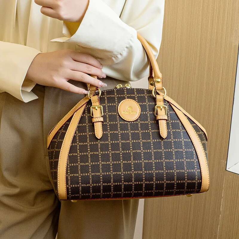 2025 Free Shipping New Designer Bag Simple Casual Shell Fashionable Trend Women's Handbag Shoulder Bag Crossbody Bag High-quality Dinner Dress Ba