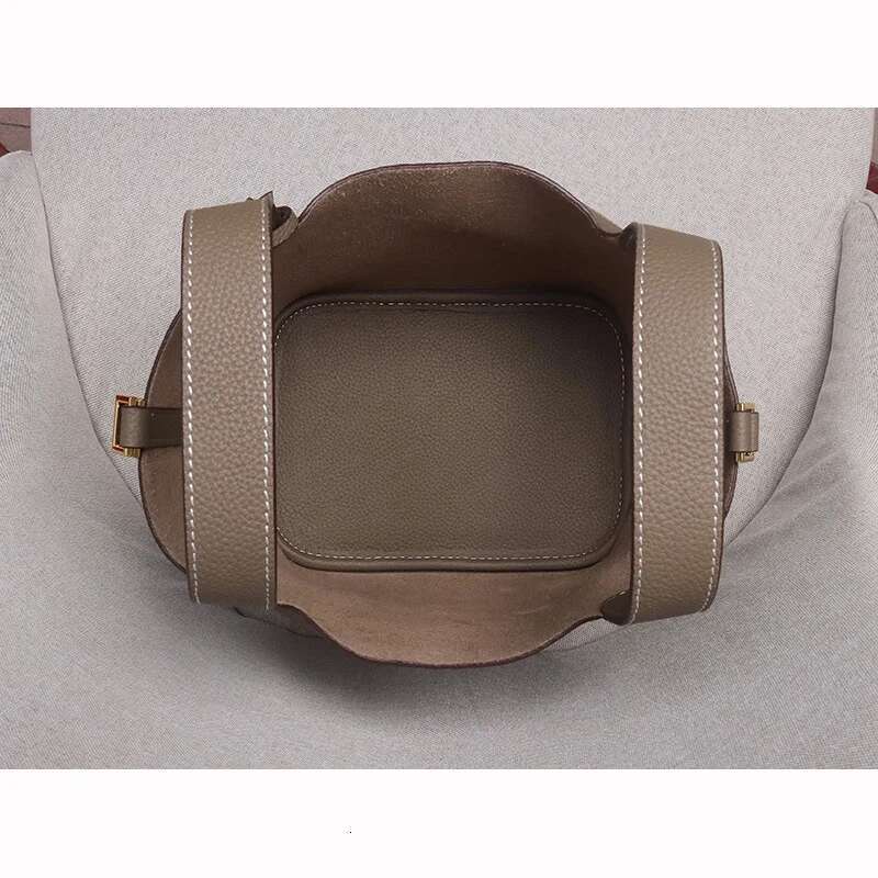 Head Layer Cowhide Vegetable Basket Genuine Leather Bucket Bag Women's Niche Design Large Capacity Handbag Gold Hardware