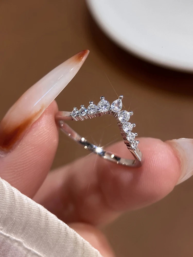 925 Sterling Silver Simplicity Classic V-Shaped Water Droplet Ring For Women Engagement Wedding High Quality Fine Jewelry 250515