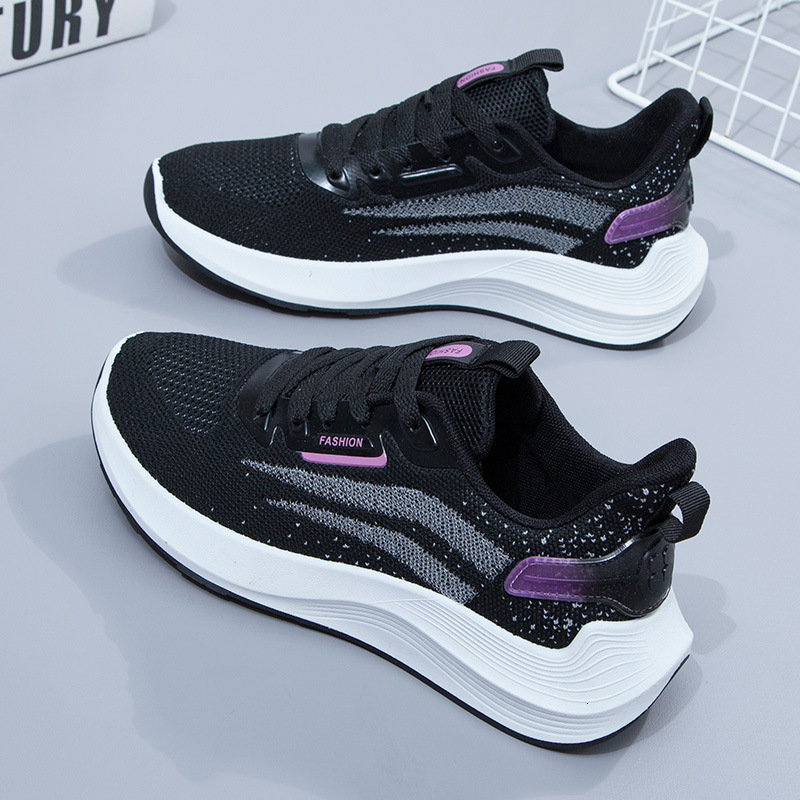 New Mesh Women's Breathable Sports Soft Bottom Travel White Shoes Designer Fashionable Daily Commuter Flat Casual Shoes