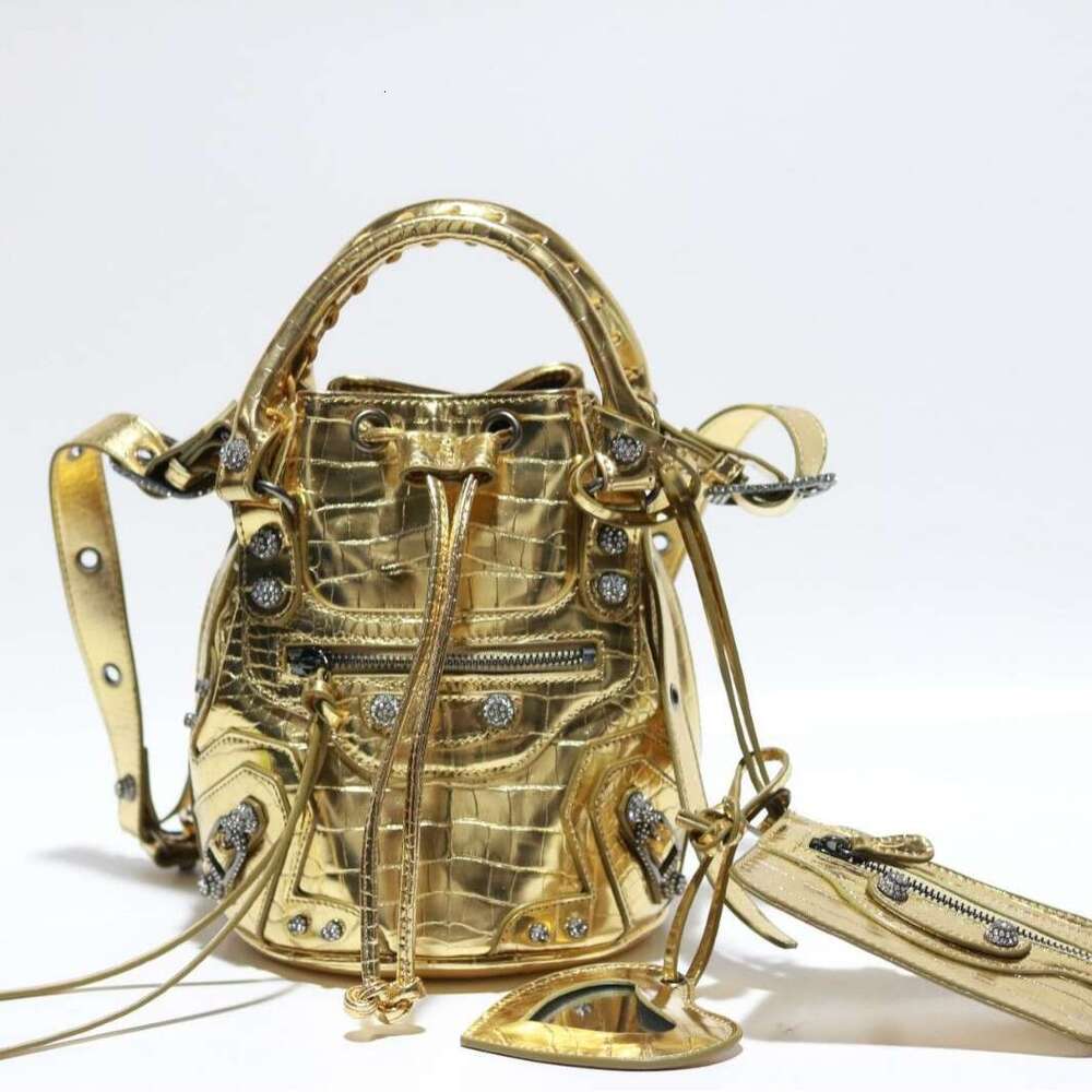 Motorcycle nail crocodile pattern bucket bag hand held crossbody