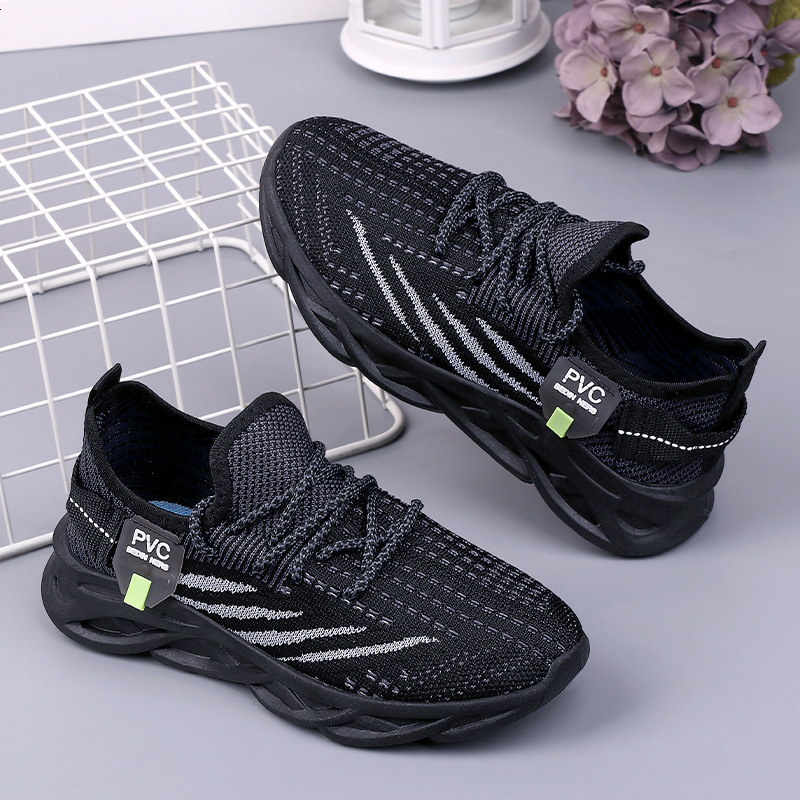 New women's sporty and lightweight running shoes designed with fashionable fabrics, breathable and casual women's shoes