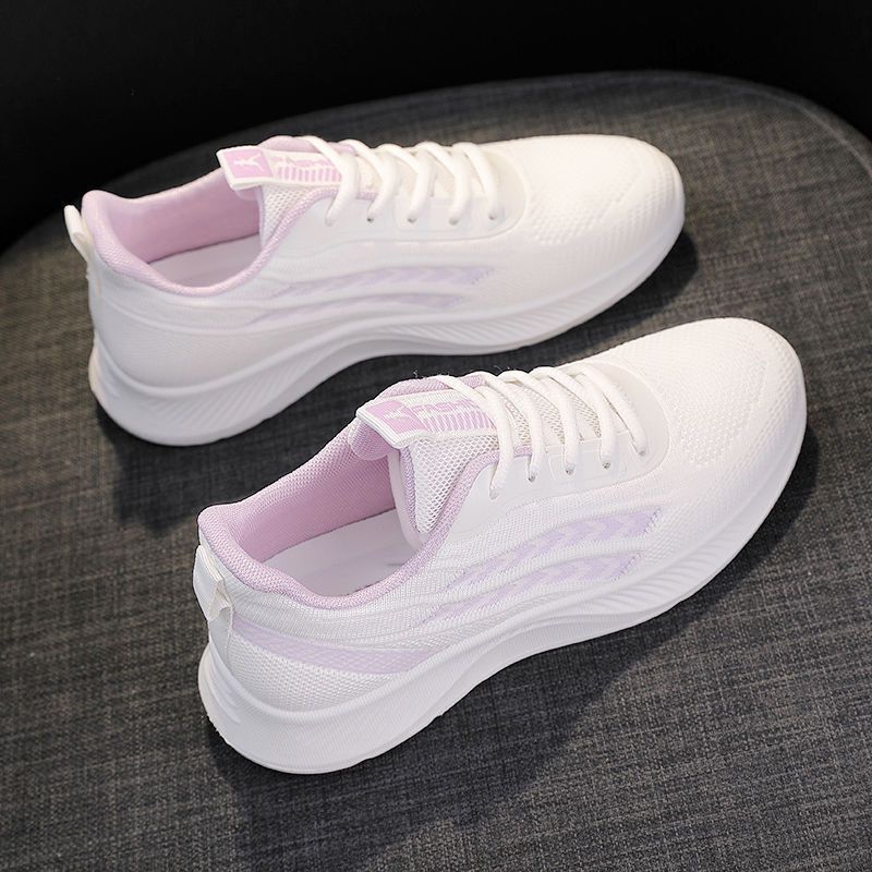 Women's new casual soft soled lightweight travel shoes designed by fashionable daily commuting trend breathable sports shoes
