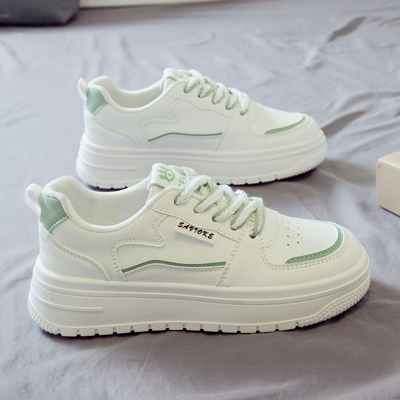 New white women's breathable multifunctional sports shoes designed by fashionable and casual soft soled sports shoes designer