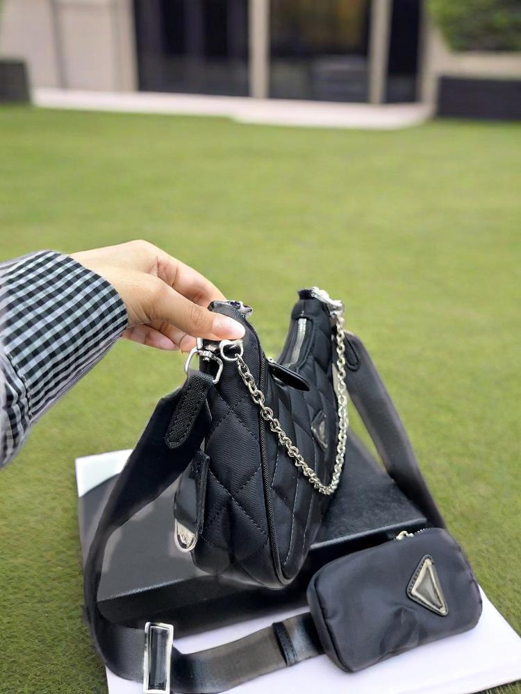 New crossbody bag casual hobo diamond grid chain armpit bag fashionable commuting bag adjustable nylon cloth shoulder bag