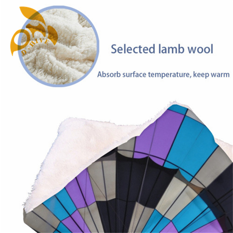 Medium sized dog thermal pad (18 * 22in) flannel is easy to clean and maintains the pet's home nest