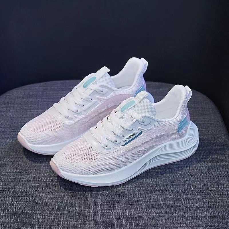 New Mesh Women's Breathable Sports Soft Bottom Travel White Shoes Designer Fashionable Daily Commuter Flat Casual Shoes