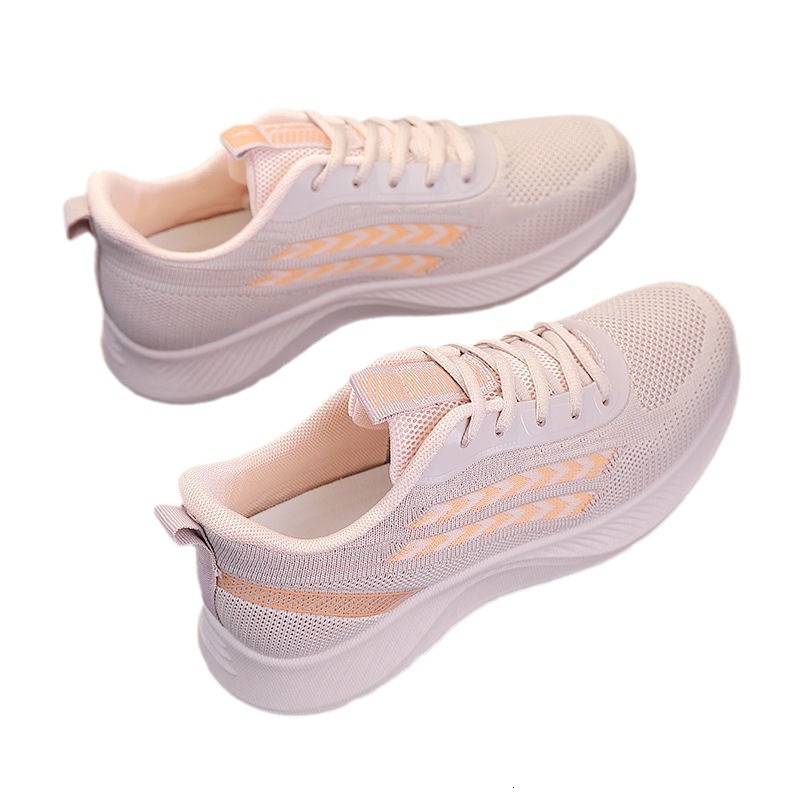Women's new casual soft soled lightweight travel shoes designed by fashionable daily commuting trend breathable sports shoes
