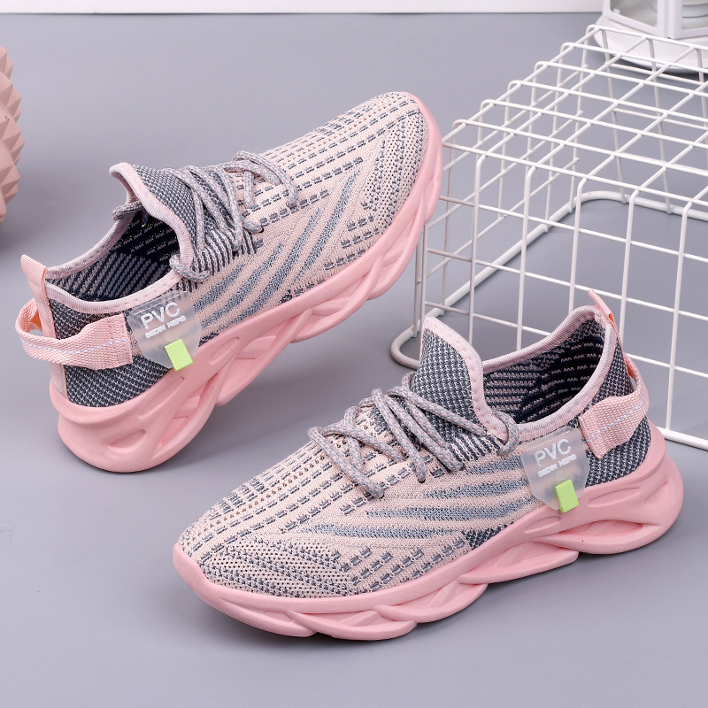 New women's sporty and lightweight running shoes designed with fashionable fabrics, breathable and casual women's shoes