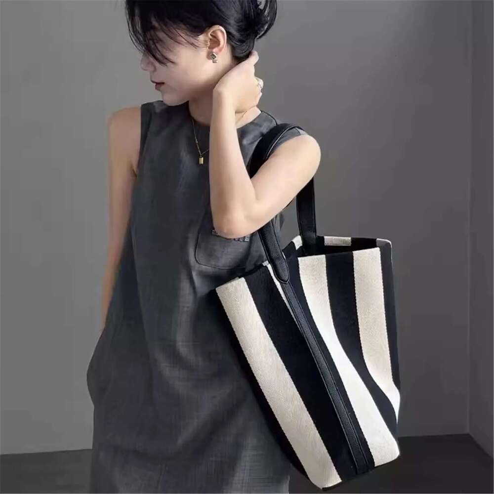 New Stripe Wide Canvas Tote Women s Large Capacity Casual Simple Commuting Single Shoulder Bucket Bag Versatil bag
