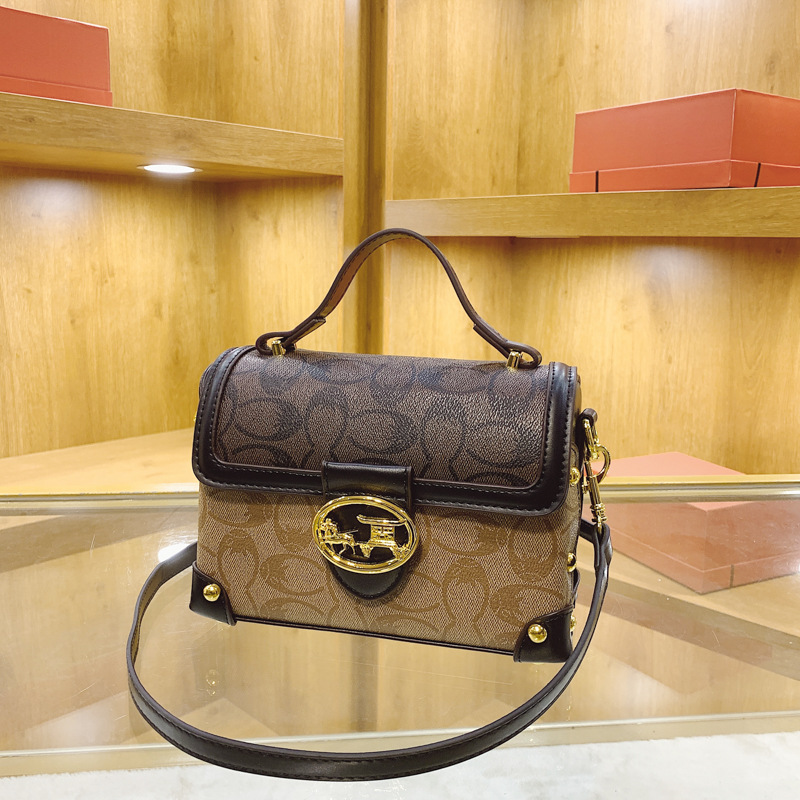 Designer Bag Luxury Bag Free Shipping Shoulder Bag Spring Summer Vintage Square For Women Stylish Versatile Shoulder Crossbody Purse
