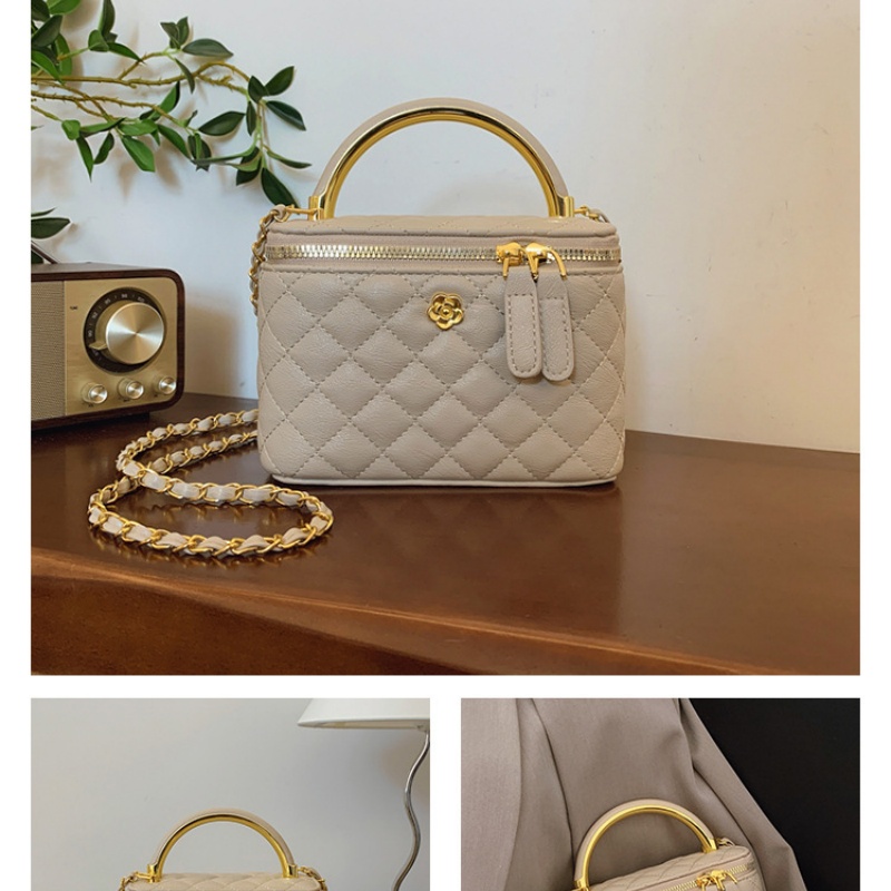 2025 new popular free shipping designer women dia grid chain small fragrant style handbag versatile trend shoulder fashionable crossbody bag