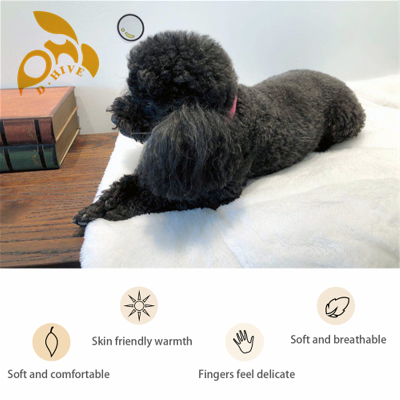 hot Medium sized dog thermal pad (18 * 22in) flannel is easy to clean and maintains the pet's home nest
