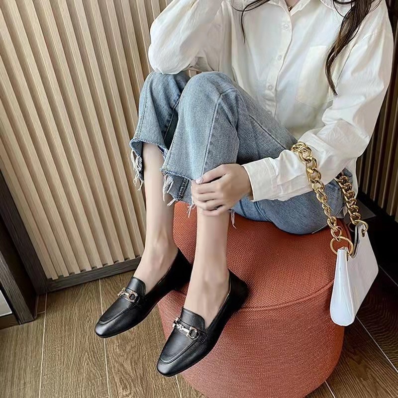 Leather women's shoes, single foot anti slip flat shoes, British casual shoes, designer's fashionable soft soled lazy bean shoes