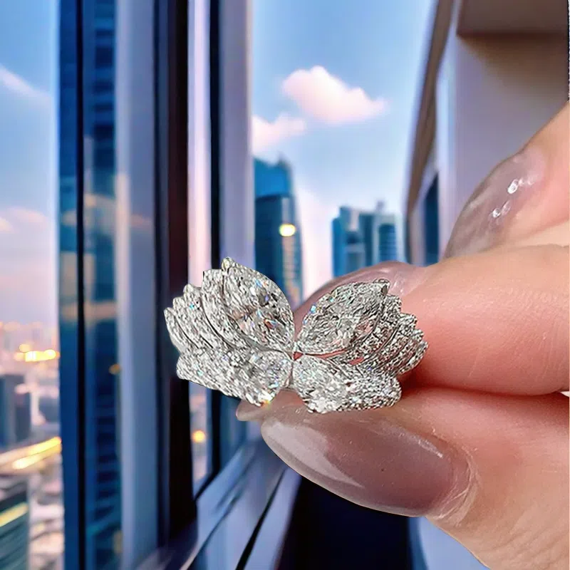 S925 sterling silver butterfly flying Beautiful ring bestseller in Europe and America unique fashionable beautiful and elegant animal jewelry ring