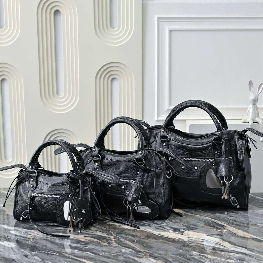 New oil leather fabric high end classic Le City motorcycle bag medium sized hand held crossbody
