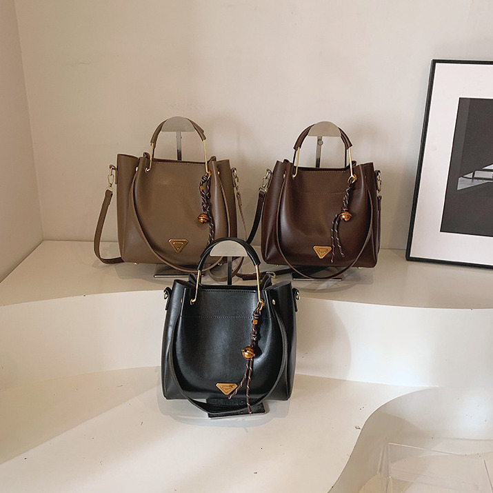 2025 Fashion Women's Handbag Free Shipping Designer Bag Daily Leisure High Quality Soft Leather Commuter Shoulder Bag Multi Functional Crossbody 
