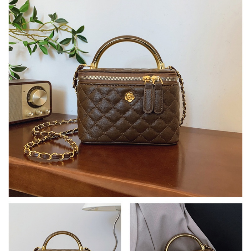 2025 new popular free shipping designer women dia grid chain small fragrant style handbag versatile trend shoulder fashionable crossbody bag